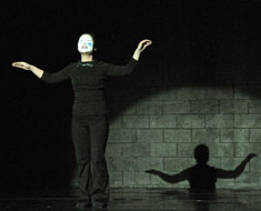 Image: MeiLi on stage (Photo: Goodman/VanRiper)